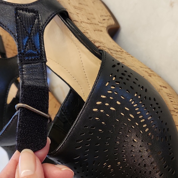 Clarks Black Leather Cork Platform, 3 inch, Sandals, 7.5 - Picture 6 of 7